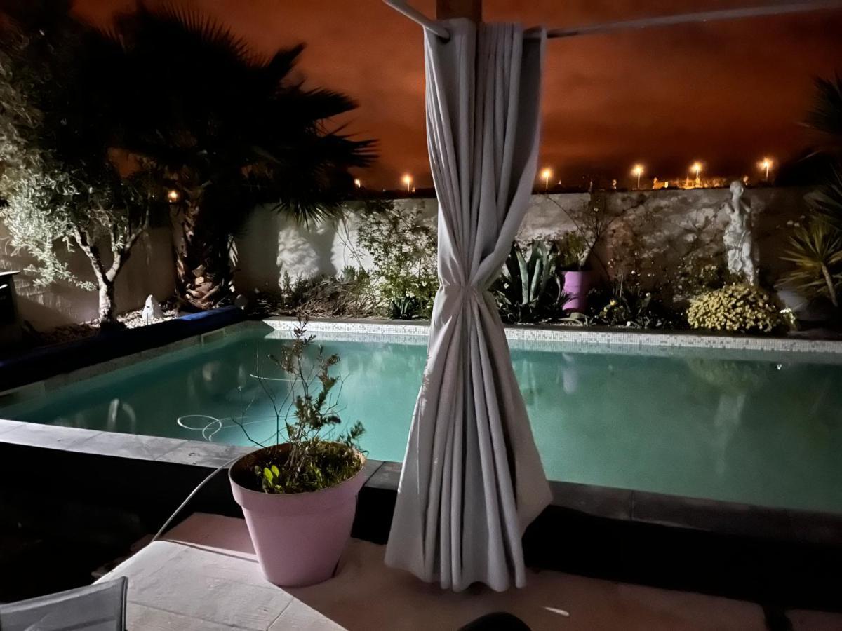 Villa Des Romieux Pinet  Екстер'єр фото